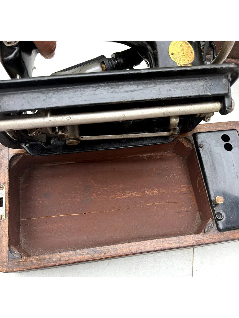 1922 Singer Model 128 La Vencedora Portable Sewing Machine No Power Cord